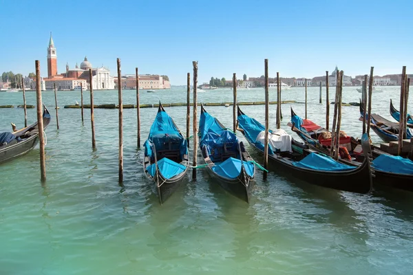 Venetianska gondoler — Stockfoto