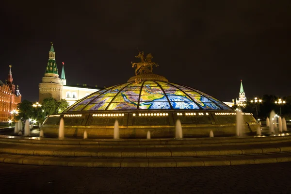 Вид на стеклянный купол и Кремлевскую стену Лицензионные Стоковые Изображения