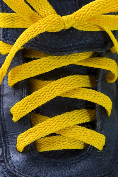 Sarı ayakkabı bağı — Stok fotoğraf
