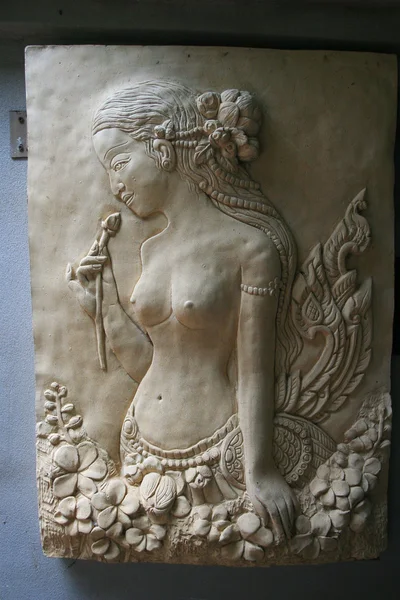 Pedra da estátua da mulher bonita — Fotografia de Stock