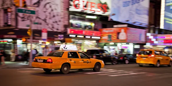 NUEVA YORK CITY - 5 DE SEPTIEMBRE: Times Square, con Broadway The — Foto de Stock