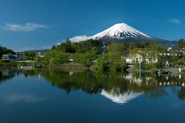 Monte Fuji desde el lago Kawaguchiko en Japón —  Fotos de Stock