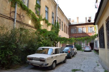 eski şehir court yard.