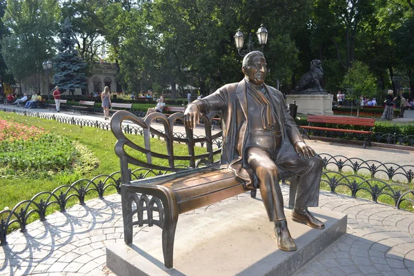 오데사에서 Deribasovskaya 거리에 Utesov 기념비 — 스톡 사진