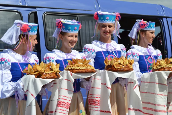Zazhinki - la fête biélorusse du début de la récolte . Photos De Stock Libres De Droits