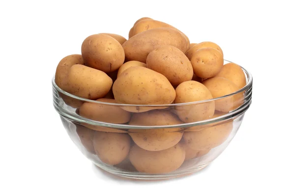 Nové brambory ve skleněné misky — Stock fotografie