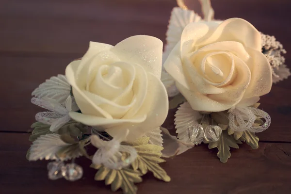 Deux boutonnières de mariage de roses — Photo
