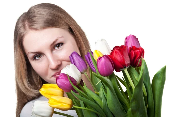Frau Schönheit mit Tulpen — Stockfoto