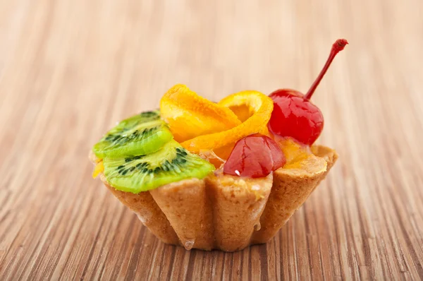 Woestijn cake met vruchten — Stockfoto