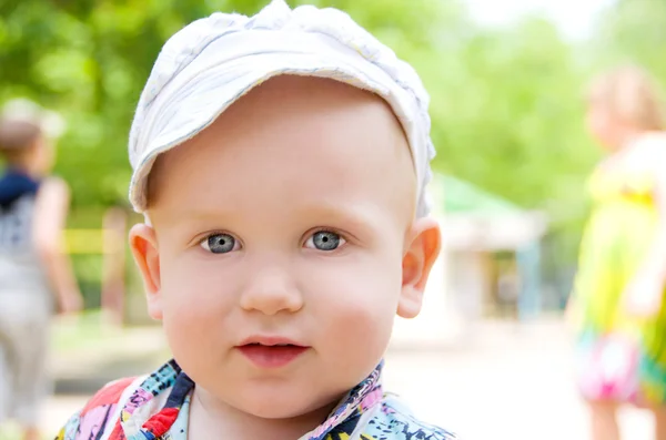 一个小男孩头戴帽的肖像 — 图库照片