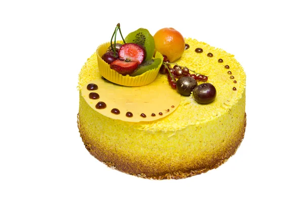 Pastel amarillo limón con fresas, kiwi, cerezas —  Fotos de Stock