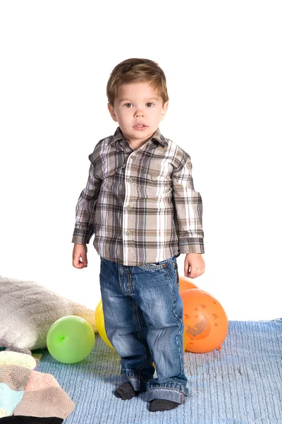 Porträtt av en ung pojke i en skjorta — Stockfoto