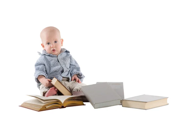 Junge Kind liest Bücher — Stockfoto