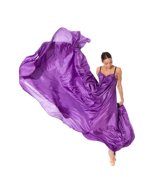 Balettdansare i flying satin klänning — Stockfoto