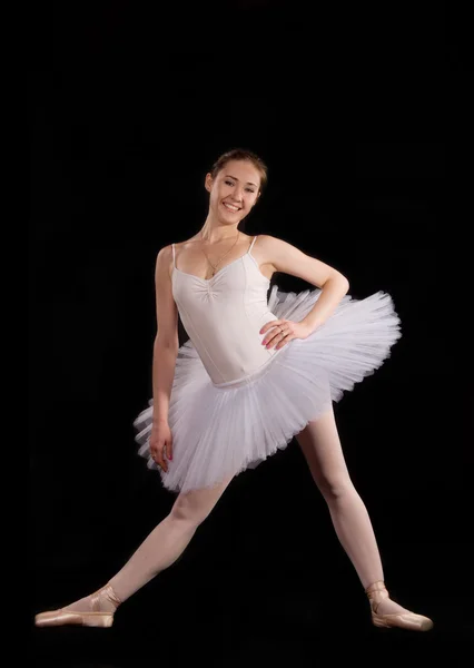Klasická baletka v bílé sukni — Stock fotografie