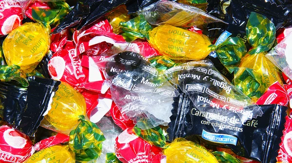 Различные конфеты — стоковое фото