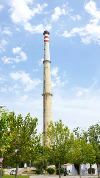 富瓦的火力发电厂的烟囱 — 图库照片