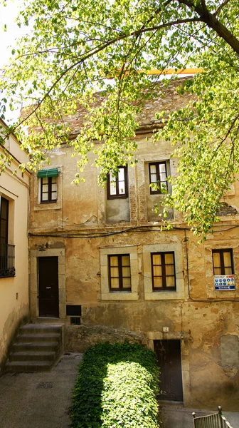 Casa antiga de um beco de Girona — Fotografia de Stock