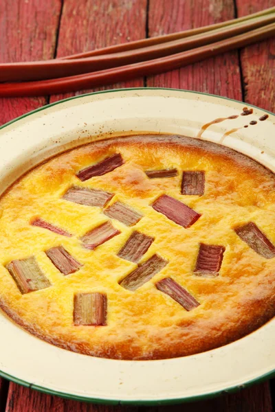 Torta de creme de ruibarbo e açafrão — Fotografia de Stock