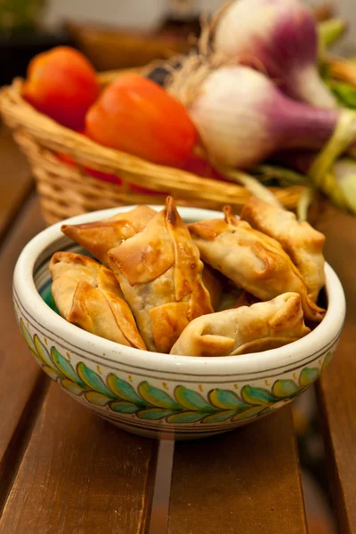 Fried samosas — Stock Photo, Image