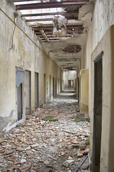 stock image Corridors and roofs destroyed house broken