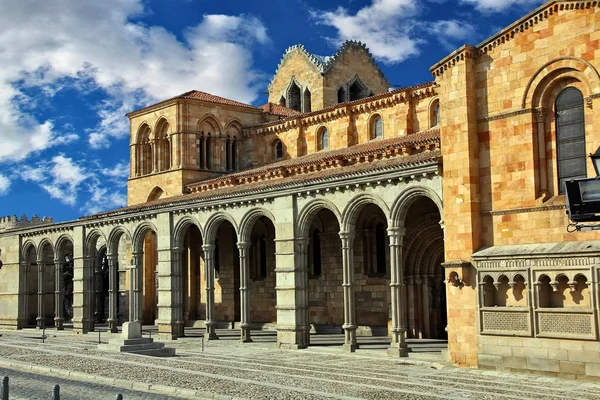 Detalhes da Basílica de San Vicente em Ávila, Espanha — Fotografia de Stock