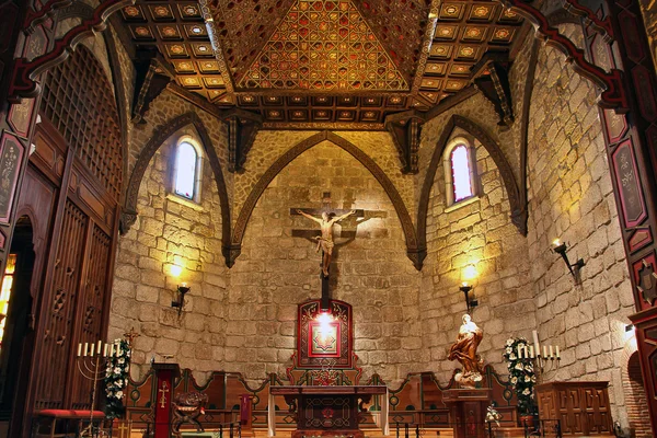 Dřevo interiér kostela v "buitrago de lozoya" Španělsko — Stock fotografie