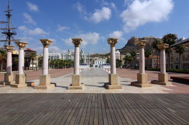 alicante İspanya marina içinde yer