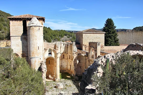 Ruiner av kyrkan i san pedro de arlanza i provinsen b — Stockfoto