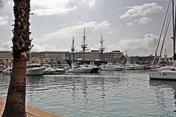 Yacht marina nella città di Alicante Spagna — Foto Stock