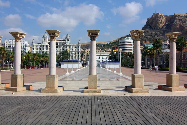 Platz im Yachthafen von Alicante Spanien — Stockfoto