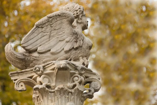 Aranjuez Kraliyet Sarayı'nın bahçesinde Anıtı — Stok fotoğraf