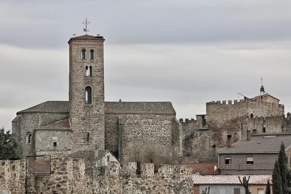 布伊特拉戈 de lozoya，西班牙的教会 — 图库照片