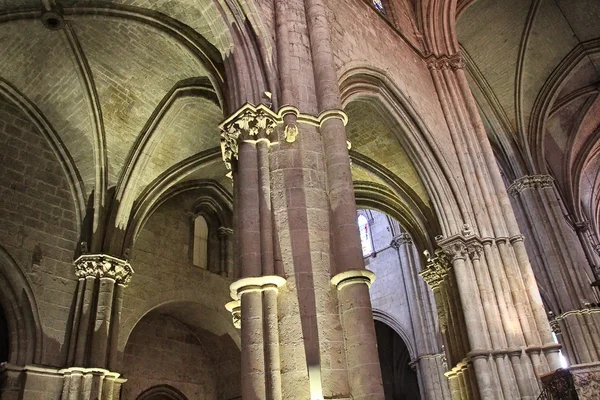 布尔戈德在西班牙著名教堂内部 — 图库照片