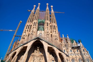 Barcelona sagrada familia Katedrali gaudi tarafından