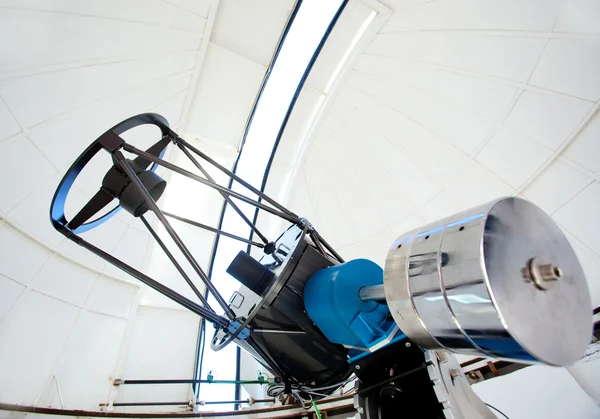 Astronomic observatory telescope in a dome — Stock Photo, Image