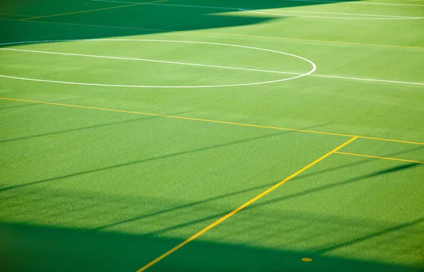 Campo in erba di calcio sportivo verde per più sport — Foto Stock