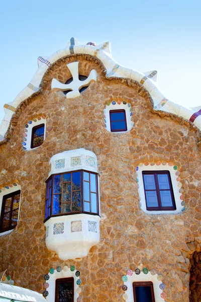 Barcelona parque Guell casa de mosaico conto de fadas — Fotografia de Stock