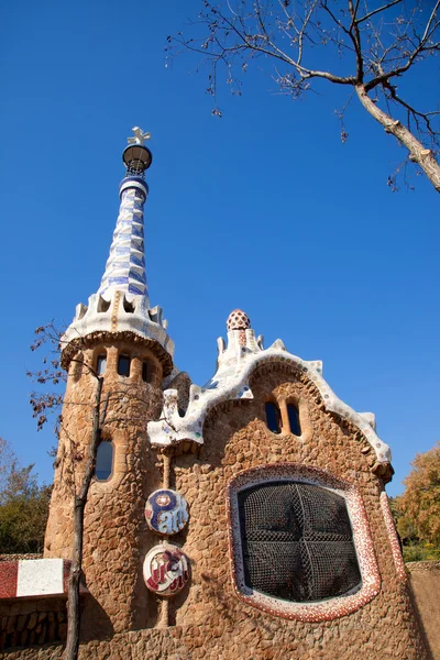 Barcelona park guell perníkové chaloupce Gaudího — Stock fotografie