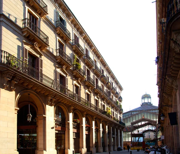 Barcelona nese trhu fasáda v pasáži — Stock fotografie