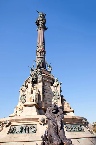 Estatua de Barcelona Cristóbal Colón en el cielo azul — Foto de Stock