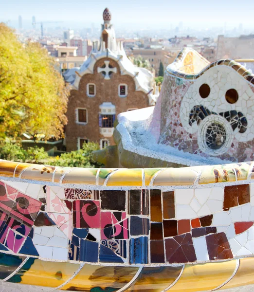 Βαρκελώνη πάρκο guell νεράιδα ουράς ψηφιδωτό σπίτι — Φωτογραφία Αρχείου