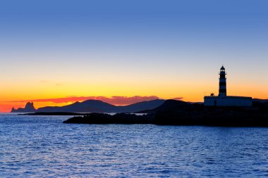 İbiza Adası günbatımı freus deniz feneri ve es vedra