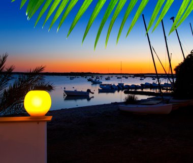 puestas de Formentera se estany des peixFormentera günbatımında se estany des peix