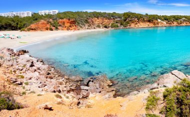 Turkuaz suya: Balear ile Ibiza Cala llenya