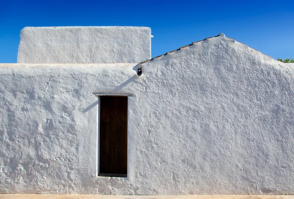 伊维萨岛圣艾格尼丝粉刷房子 — 图库照片