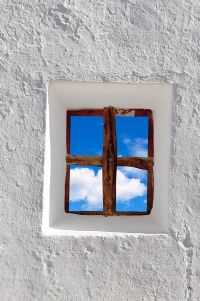 Balearen blauer Himmel Blick durch Fenster — Stockfoto