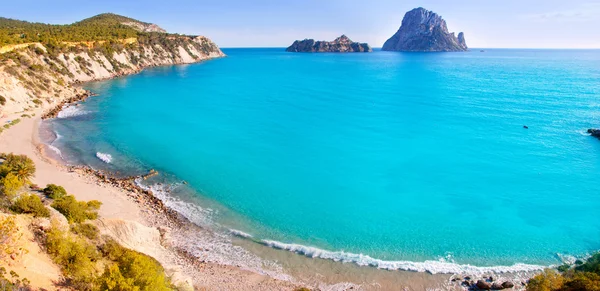 Es vedra ostrov of Ibiza view from Cala d Hort — стоковое фото