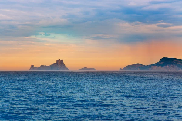 Ibiza puesta de sol en Baleares vista desde el mar — Foto de Stock