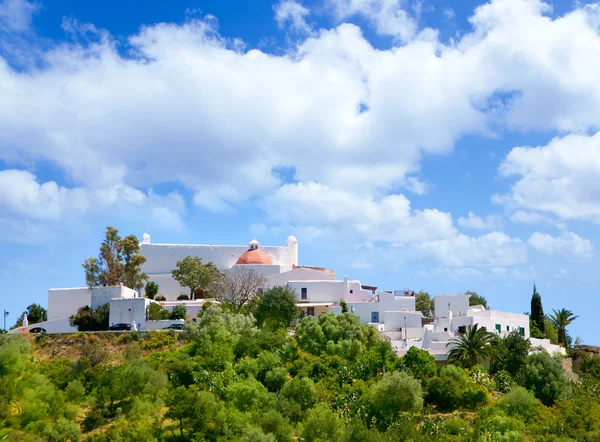Ibiza Santa Eulalia des Riu con casas típicas del pueblo —  Fotos de Stock